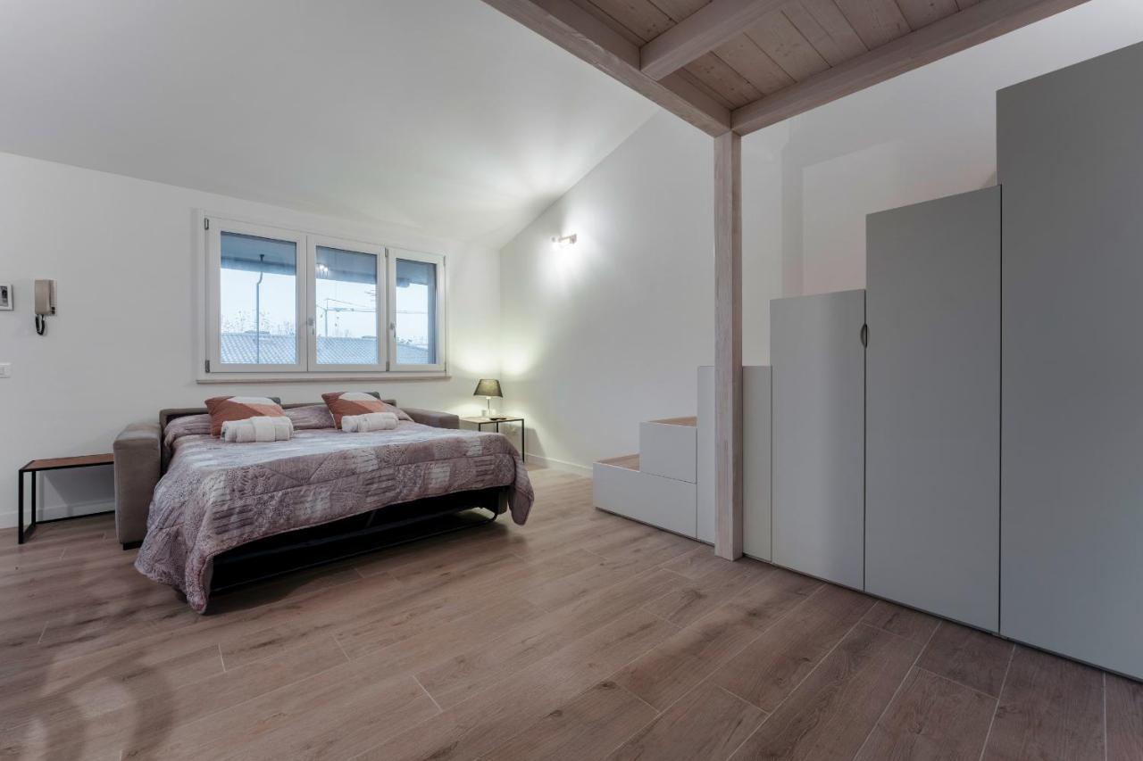 Casa Lugana 19 - Monolocale Con Piscina Direttamente A Lago Sirmione Exterior foto